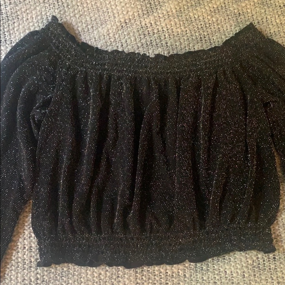 BRAND NEW Off the shoulder crop top